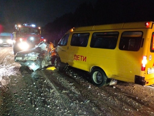 Три человека погибли в Марий Эл в ДТП со школьным автобусом